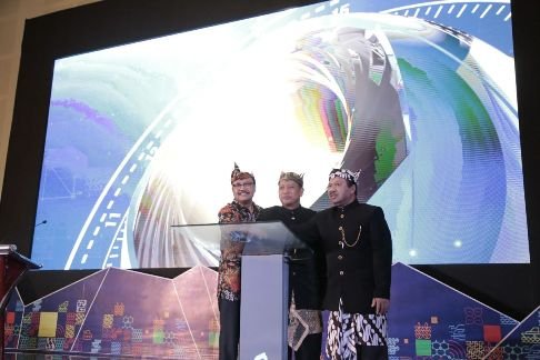 Menristekdikti Membuka Inovator Inovasi Indonesia Expo 2017 di Surabaya